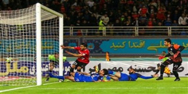 بهنام برزای یاردوازدهم پرسپولیس شد.حسرت استقلال و شفر.مردم به یاد عادل دقیقه نود بازی ها را با نام فردوسی پور های لایت می کنند . مهدی قائدی و خدای اعتماد به نفس .شش دقیقه وقت اضافه هم برای استقلال بی فایده بود