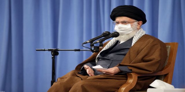  انتقاد رهبر معظم انقلاب از هتک حرمت رئیس جمهور: این کار غلط بود؛ این موضوع را بطور صریح اعلام می‌کنم / هتک حرمت در میان مردم حرام است و نسبت به مسئولان بیشتر؛ بخصوص در میان مسئولان بالای کشور / انتقاد با اهانت متفاوت است؛ هتک حرمت، روش امریکایی‌ها است؛ روش ما اسلامی و قرآنی است