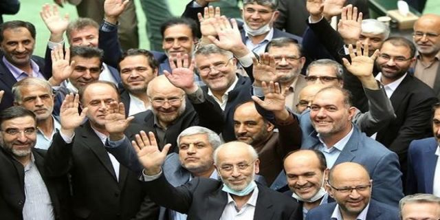 متن کامل طرح ضد برجامی مجلس؛ یک ماه تا توقف اجرای پروتکل الحاقی / حبس ۲ تا ۲۵ سال برای محافظان برجام...بر  اساس زمانبندی درج شده در این قانون به بایدن فرصت خوبی داده شده که به برجام بازگردد .