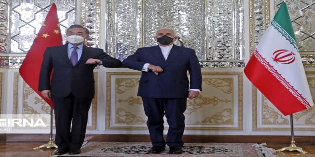 توسط محمد جواد ظریف و وانگ یی؛ سند جامع همکاری‌های ایران و چین امضا شد...1400 تاریخی...این نیمه شعبان و عید نوروز با این امضاء  دولت یازدهم  و روحانی را در تاریخ ثبت کرد .