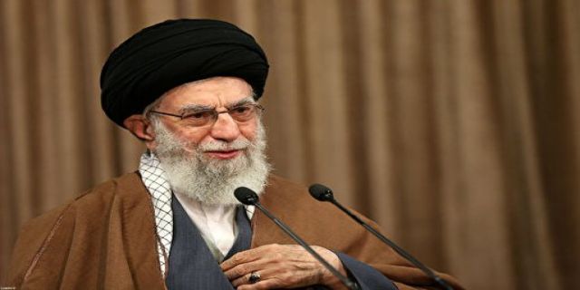  رهبر معظم انقلاب: سیاست کشور مشخص است؛ تشخیص مسئولین ‎مذاکره است / در این زمینه ‎بحثی نداریم / فقط مراقبت شود که مذاکره فرسایشی نشود / امیدواریم مسئولین با توکل به خدا جلو بروند و ملت را خوشحال کنند