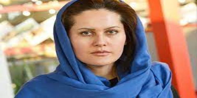  ویدیو / صحرا کریمی کارگردان سینمای افغانستان در حال فرار از کابل پس از ورود طالبان