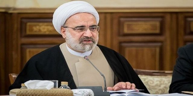 معاون اول قوه قضائیه: فعالیت دو نهاد موازی مرکز وکلا و کانون وکلا را به مصلحت نمی‌دانیم؛ ضرورت دارد تجمیع شوند