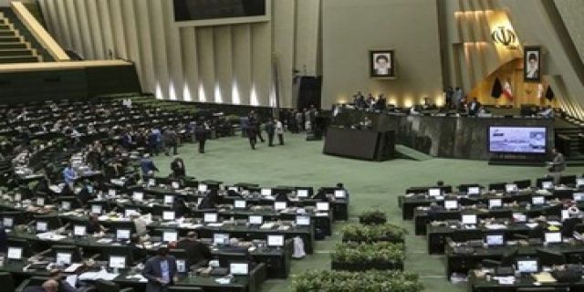 امضای نمایندگان برای لغو مصوبه طرح صیانت از مرز ۱۵۰ امضا گذشت