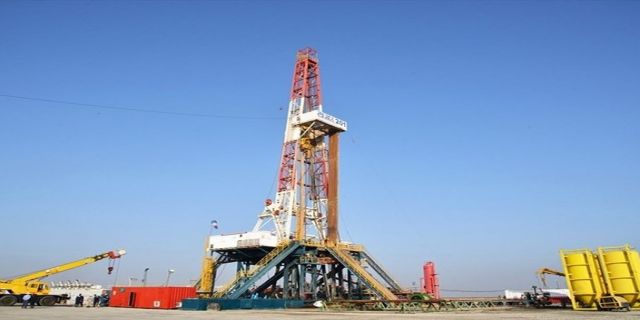  نخستین چاه ژرف بلوچستان در عمق هزار و ۳۷۰ متری به آب رسید