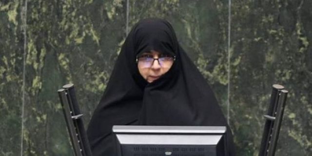 بحث نوع برحورد با حجاب به محفل  خواهران مجلس رسید .  فاطمه رحمانی نماینده مشهد در مجلس : برخی ضابطان گشت ارشاد، رفتارهای خودسرانه داشته اند دنبال برگزاری جلسه با فرمانده «فراجا» هستیم