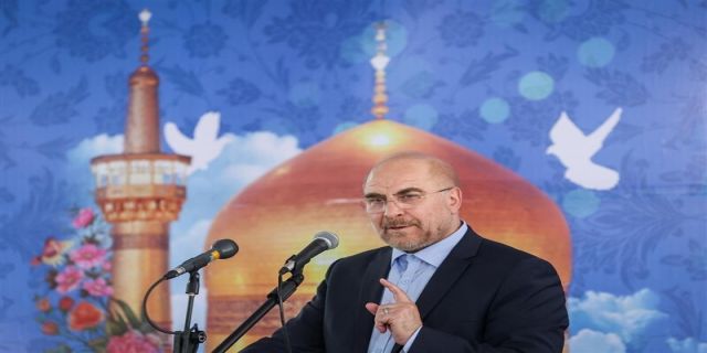 انتقاد از رییسی؟ قالیباف: روش فعلی اداره کشور و مدیریت آن غلط است / ما مدیران سالی ۱۰۴ میلیارد دلار به قیمت سال ۱۴۰۰، ثروت را هدر می‌دهیم / چگونه می‌خواهیم به آیندگان جواب دهیم که پول خود را به آتش می‌کشیم، اما برای دریافت ۵ میلیارد دلار دست دراز می‌کنیم