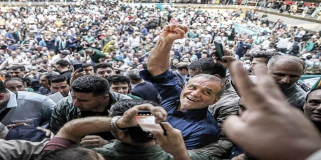 هموطن همه ما ایرانی هستیم  جلیلی هم ایرانی است طرفداران او هم ایرانی هستند پیروزی پزشکیان مبارک ایرانیان ....شماره تماس پزشکیان برای کمیته جذب فعال شود .