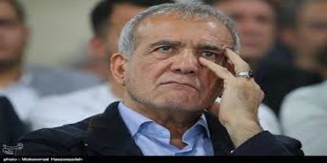 مشرق نیوز منتشر کرد ....پشت‌پرده دیدار اعضای یک گروهک برانداز با رئیس‌جمهور چه بوده است؟ / تئوری پردازی خط «عبور از پزشکیان» توسط گروهک نهضت آزادی